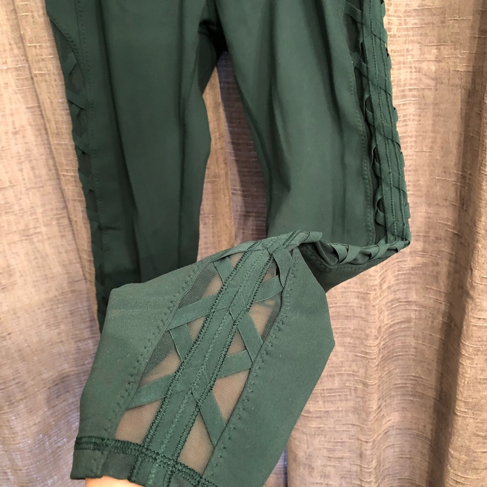 Lululemon Essential Rhythm Green Pants - Picture 6 of 8